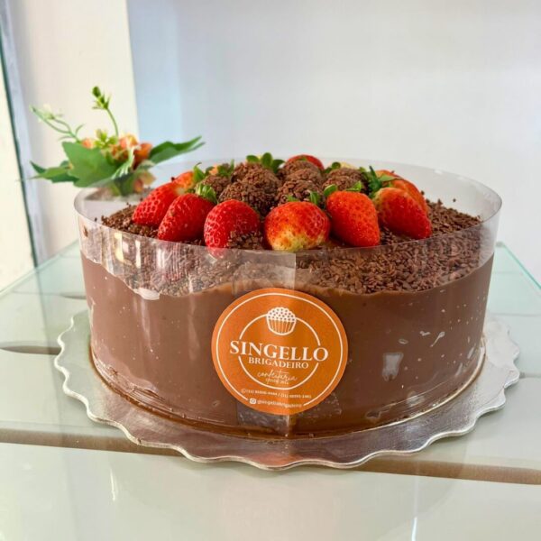 Bolo Especial de Leite Ninho com Morangos